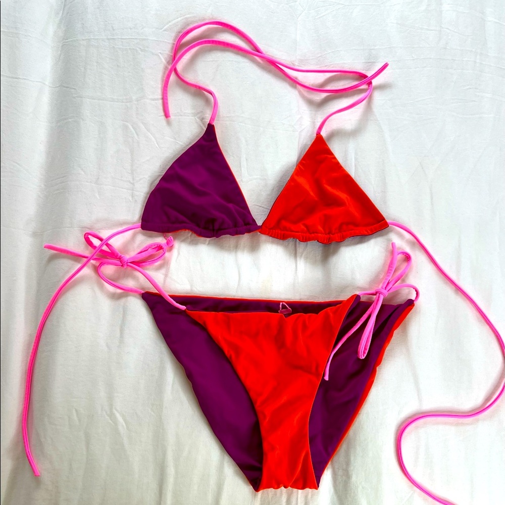 Reverse able, VS size M, orange and fuchsia, string bikini!